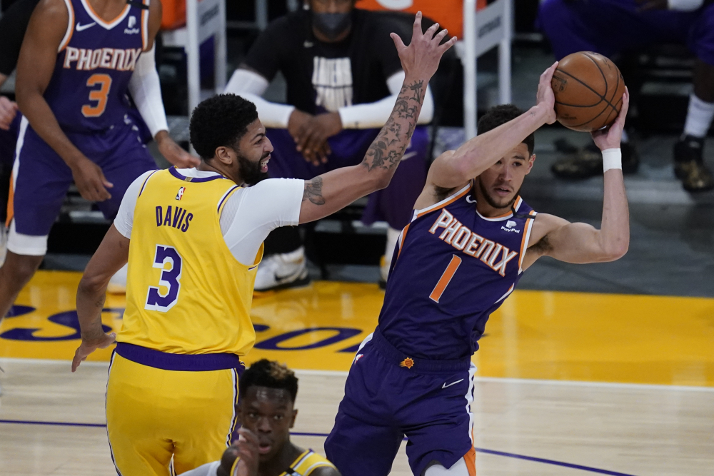 Suns_Lakers_Basketball_99529